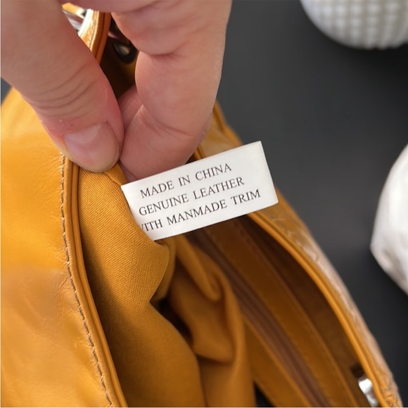 Peck & Peck Collection Twisted Handle Yellow Leather Hobo Shoulder Bag - Picture 6 of 12